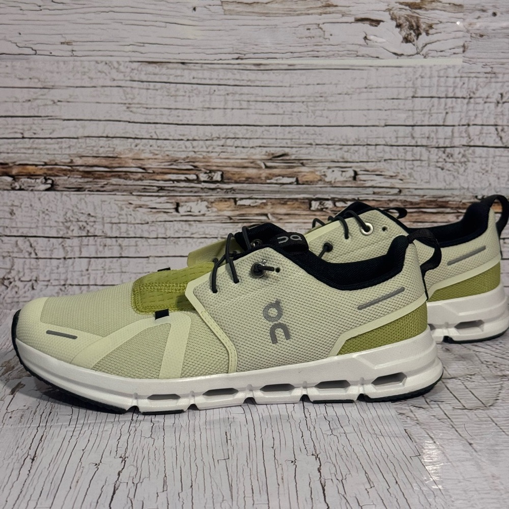 NEW On Running Kids Sneakers Cloud Sky